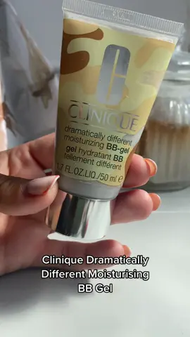 I’ve found the perfect summer base! @cliniqueuk Dramatically Different Moisturising BB Gel - perfect for sensitive skin too! #eczema #sensitiveskin #makeupforsensitiveskin 