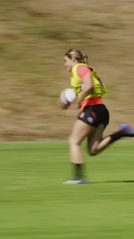 That dummy 🤤🤤 #englandrugby #rugby #skills #dummy #trick #redroses #weartherose @O2 