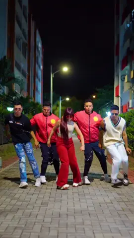 A TOPE, A TOPE! 🇨🇴🔥 #colombia #salsachoke #baile #twins #challenge #cali