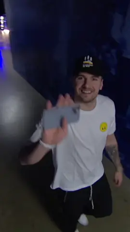 Just dropping by to say 👋😂 #mffl #mavs #lukadoncic 