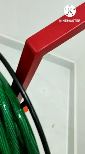 Praticidade e qualidade são os sinônimos q destacam o carretel de mangueira com materiais reciclados.produto q vem com fabricação especial para compor o seus jardins com um destaque e esclusividade, proporcionado total agilidade na hora de enrolar a mangueira , evitando que ela quebre ou sofra torção durante a utilização, sem contar com a facilidade para guarda-la e mais uma grade de bassê pra ser usada com preferir, Por exemplo coloco meu lava jato.