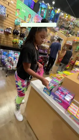 …..a kid in a candy store‼️😍 #mu #daughter #kids @justiceshopstore #content #contentcreator #fyp