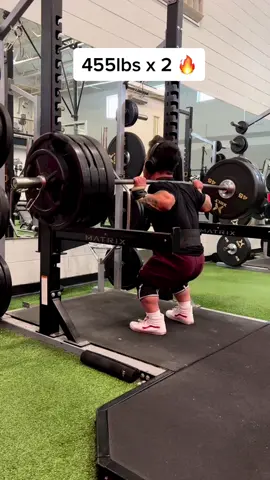 @strongsmurff making 455lbs look easy 🔥 #squats #squat #gym #GymTok #gymmotivation #Fitness #fitnessmotivation #strong #fyp #trending #tiktok 