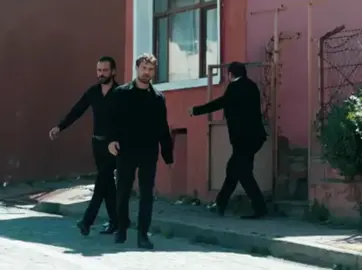 Zalim zalim💔 عربی و کوردی#cukur #cukurdizi #الحفرة #الحفرة_çukur #ياماش_كوشفالي #foryoupage #foryou #fypシ #vartolu #vartolusadettin #arasbulutiynemli #cukurfragman 