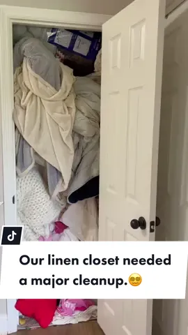 Let’s clean this closet😵‍💫 #linencloset #linenclosetorganization #homeorganizationtips #homeorganizing #homeorganizationideas #homeorganizationhacks