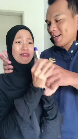 yeahh dah ada 2jenis lipstick magic 😍 cantik pulak tu #fyp #foryoupage #tiktokmalaysia #contentcreator #beautyhacks #racuntiktok #tiktokshop #makeuptricks #lipstickchallenge #lipstickviral #lipstickmagic 