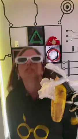 Gracias por ayudarme @mellamohector. no podía dejar de hacer este trend con la mejor canción de todos los tiempos #parati #fyp #humor #latinos #trend #highschoolmusical #breakingfree #viral