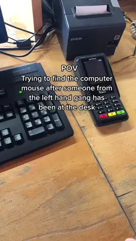 Why does this annoy me so much #lefthanders #pov 