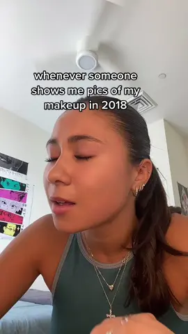 #greenscreen the huda beauty pallet had a HOLD on me #fyp #GlowUp #DoritosDareToBeBurned 