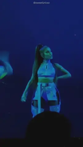 fake smile - ariana grande 🎭 #arianagrande #fakesmile #thankunext #fakesmilearianagrande #thankunextalbum #sweetenerworldtour #traducciones #español #fyp #foryoupage 