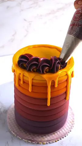 Perfect fall colours #caketiktok #cakehack #piping #pipingbuttercream