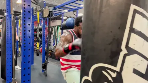 #DoritosDareToBeBurned #nourisheveryyou #explorepage #Motivation #WurkXCrew #TikTokFitness #Fitness #FitTok #Lifestyle #boxingtraining #boxing🥊 