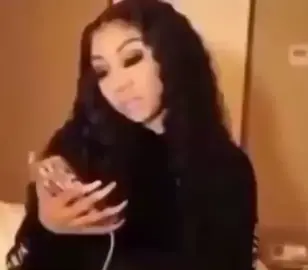 girl looking on phone dissapointed reaction meme #reactionmemes #memes #fyp