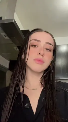 Este lo tenia en el baul de los recuerdos, de cuando hacia videos con voz sexy, los quieren de vuelta?