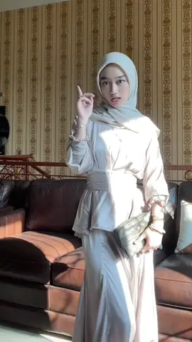 outfit kondangan from @caylin.co 