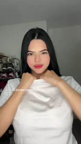 A esta hora se pone raro mi tikt0k #fakebody   #viral 