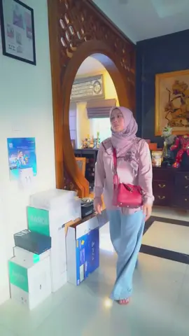 Get Unready With Merangkaian Body Care dari Scarlett yang selalu aku jadikan night routine setelah beraktifitas seharian, bikin refresh lagi & kulit aku menjadi lebih sehat, siap2 bobo cantik dengan nyaman & wangi ❤️@scarlett_whitening #shantydenny