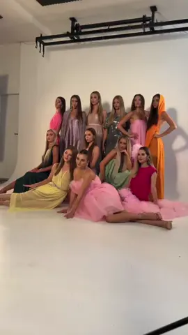 Focení naší top 12 Miss Čr 2022 👑 Máte svoji favoritku? 🌸 #missceskerepubliky #model #competition #Summer #photoshoot #dress #profesional 