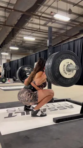 When your hair gets caught in your belt #fyp #GymTok #lift #squat