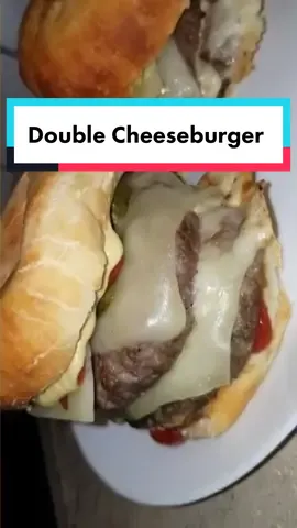 #FoodTok #cheeseburger #cooking #cheese #fy #fyp #viral #kitchen #hungry #burger