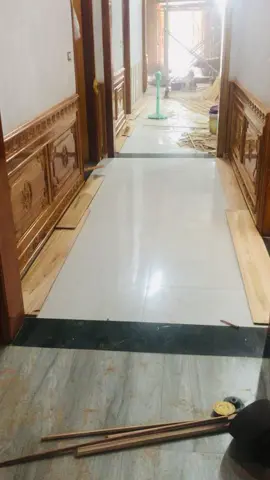 Góc nhỏ chân tường ốp bằng gỗ soan ạk
