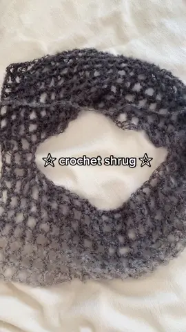 i started crocheting again🤟🧛‍♂️ #crochet #meshtop 