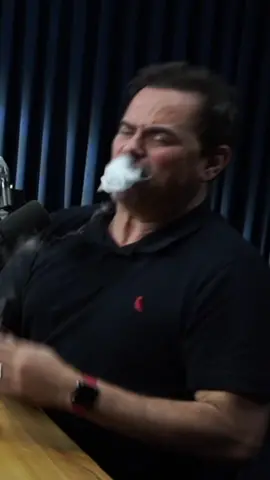 Com essa sinceridade qualquer um para #flowpodcast #carioca #amigos #victorsarro 