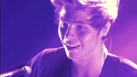 i genuinely think about this video every single day of my life 🤠 #5sos #5secondsofsummer #lukehemmings #michaelclifford #calumhood #ashtonirwin #whereveryouare #michaelcliffordfanclub #fyp 