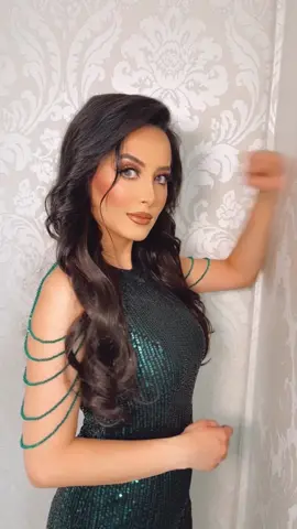 😏 #fyp #foryou #viral #xyzbca #afghangirl #afghangirls #transition #transformation #explore #ukafghan #foryourpage #model #OOTD #makeupartist #foru #mua #foryourpages #afghan #trending 