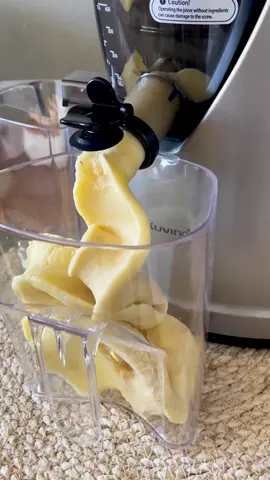 Kuvings B1700 😋 Disponible en www.miobio.cl 🍐 #despecha #extractordejugo #prensadorenfrio #helado