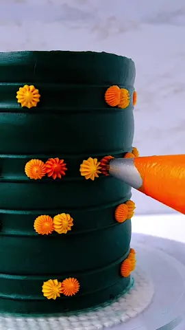 Too soon for fall cakes ? #caketiktok #cakehack #cakefall #caketips