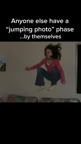Was this a thing, or was it just me 😅 a lot more where that came from #jumpingphotos  #greenscreen 