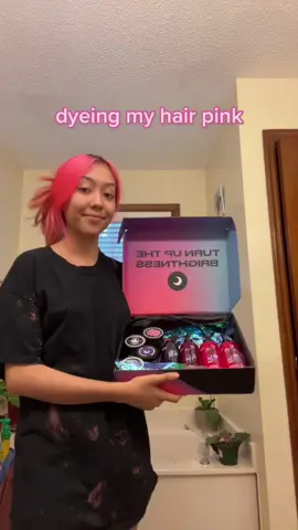 use code BR1SAMTZ15 for 15% off your hair dyes 💪🏽😏 @lunartideshair  #lunartideshair #pinkhair #OLAFLEX #pinkhairdye 