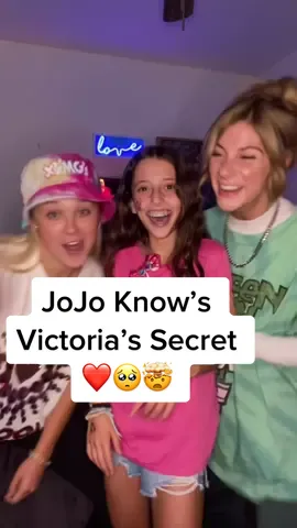 @itsjojosiwa is comin for my babysitting gig 😂❤️                                                     #victoriassecret #JoJo #originalmusic @thelascherfamily 