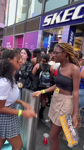 yassss!!! #OLAFLEX #loona #kpop #kpopfyp #foryou #fyp #DoritosDareToBeBurned