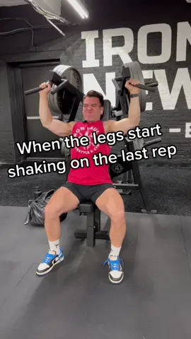 When the weight gets heavy, the legs start shaking 😅😅😅 #fyp #foryou #fitnesstiktok #GymTok