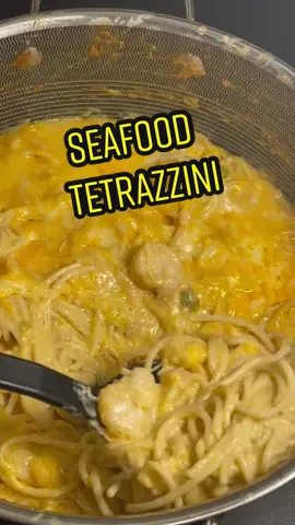 Seafood Tetrazzini it’s a spin-off of the chicken tetrazzini recipe. #seafood #cheese #FoodLover #shrimp #crab #salmon #EasyRecipe
