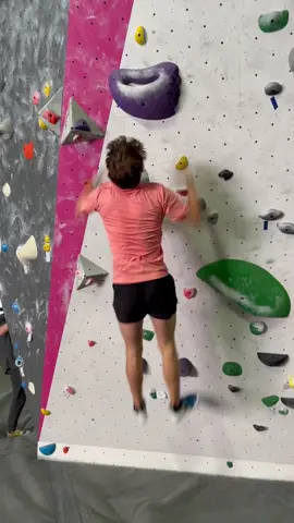 How to break your back 101… ouch🫠 #fyp #rockclimbing 