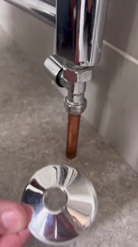 How To Finish Vinyl Flooring Around A Pipe  #vinyl #carpet #DIY  #howto #homeimprovement #foryou #fyp #5minutecrafts #likeapro #lifehacks 
