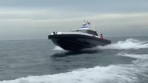 Kapal patroli cepat #fyp #fyplagidong #masukberanda #viral #tiktokpelaut #pelautindonesia #kapalpatroli #perbatasanindonesiamalaysia #tiktokpelit #korpolairud #polairud #batamtiktok #pelautbatam #tiktokbatam #ditpolairud #batamviral #tiktokpelitfyp 