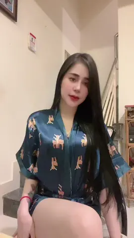អត់ចេះច្រៀងទេ😐😂