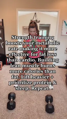 Is fat loss your goal? Its time to priorotize strength training 🔥 #fatlosstips #weightlosstips #athomeworkouts #strengthtraining #burncalories #fasterwaytofatloss #postpartumweightloss
