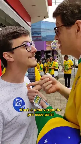 LUGAR DE ECOCIDA É NA CADEIA!!! Hoje cruzei com o maior criminoso ambiental da história do Brasil fazendo campanha em Franca. Esse bandido tinha que estar na cadeia! Não vamos dar sossego pra quem destrói o nosso futuro. 5️⃣0️⃣0️⃣0️⃣5️⃣ #meioambiente #amazonia #forasalles #deputadoestadual #eleicoes #candidato