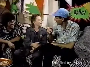 His baby giggles 🥰🥰 #willfriedle #dontjustsitthere #nickelodeon #weirdalyankovic #michaelrichards