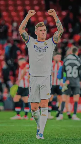 Membalas @bossborneo26 lunas ya 🙏#tonikroos #realmadrid #wallpaper #fypシ゚viral #tiktokpelitfyp