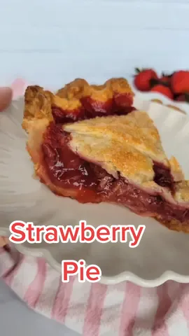 This Strawberry Pie has the most delicious strawberry filling and flaky buttermilk crust! 🍓 #baking #fruitpie #summerpie #summerbaking #strawberrypie #strawberry #pie #strawberryfilling #latticepie #strawberrydesserts