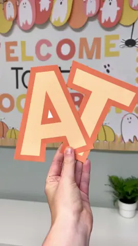 Custom bulletin board letters are SO EASY to make! #teachermusthaves #canvatips #teachertip #teacherhacks