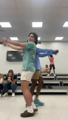 maybe stick to the other dance😜😜