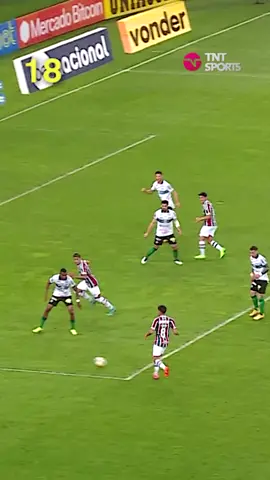 AULA DE ATAQUE DO DINIZISMO! 👏😱 E vamos fingir que não vimos isso, goleirão?! Ok?! FORAM 20 PASSES até o segundo gol do FLU! #Brasileirão2022 #SportsNews