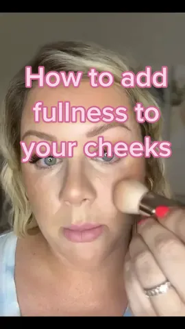 A little tip to add fullness to your cheeks! #makeuptips #makeupteacher #easymakeup #makeuphacks #beautyhacks